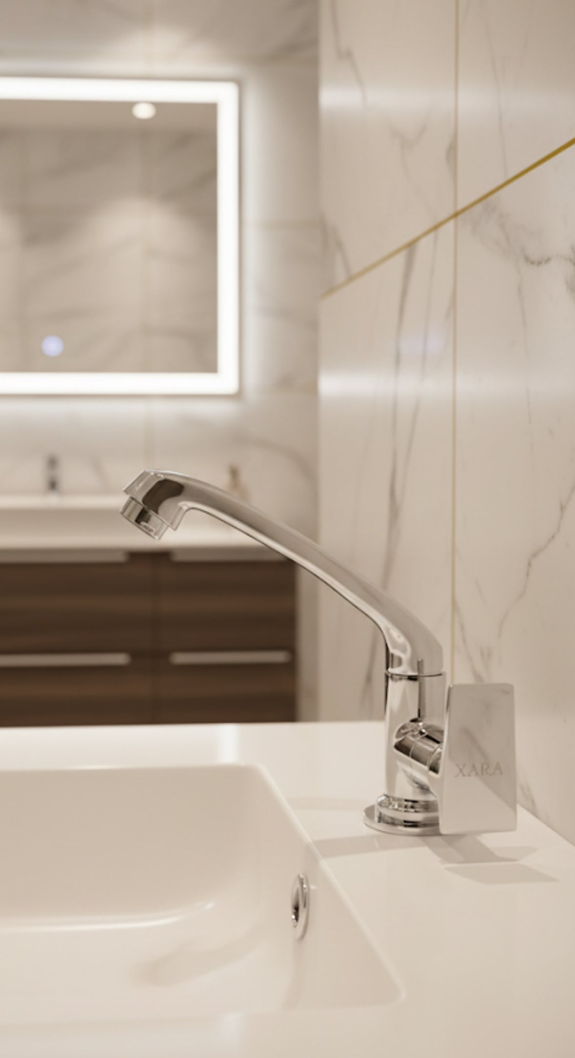 XARA Dvine Swan Neck Bathroom Faucet, Chrome Plated, Brass Handle with Advanced AeratorTechnology |For Washbasins And Kitchen Sinks